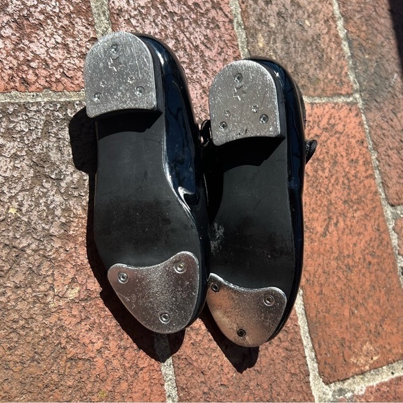 Tap Shoes For Girls. Size 5 1/2 youth, 6 children, and 6 children - Picture 8 of 9